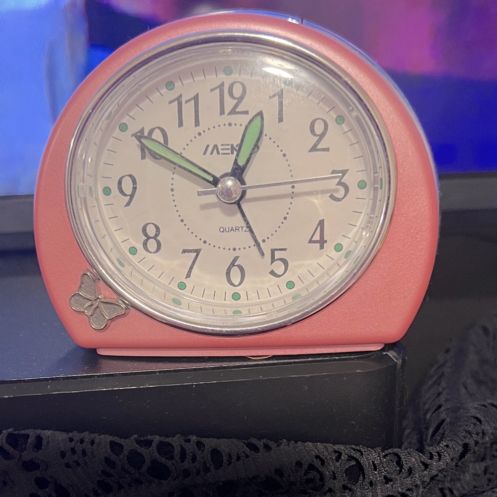 Lulu-B Pink Butterfly Quartz Clock